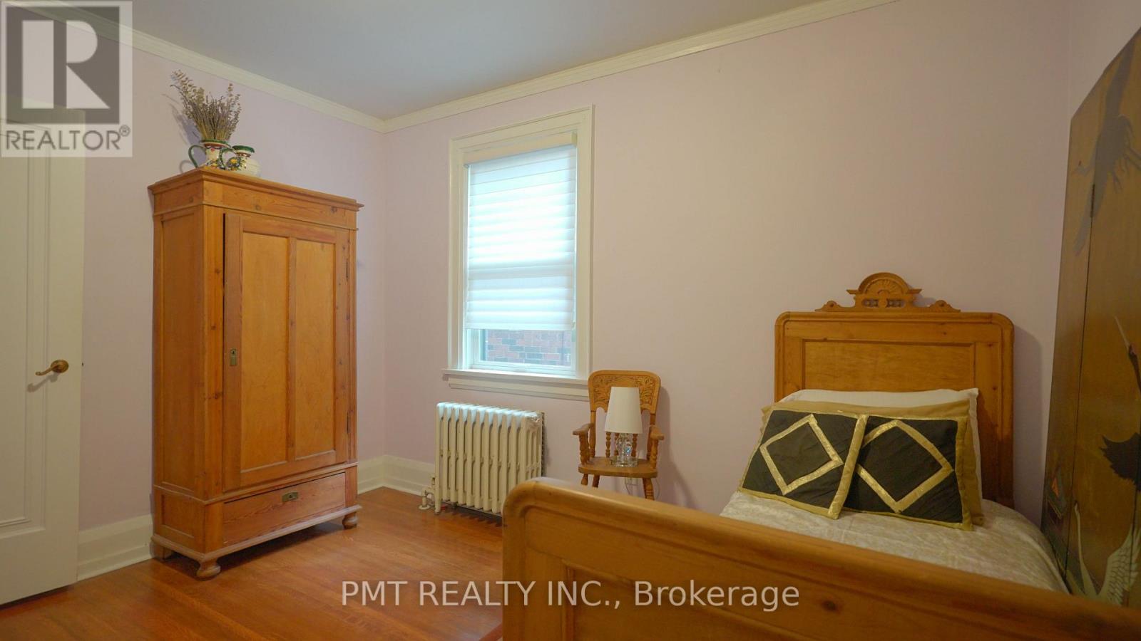 Main - 2 Larkin Avenue, Toronto, Ontario  M6S 1L8 - Photo 14 - W13810898