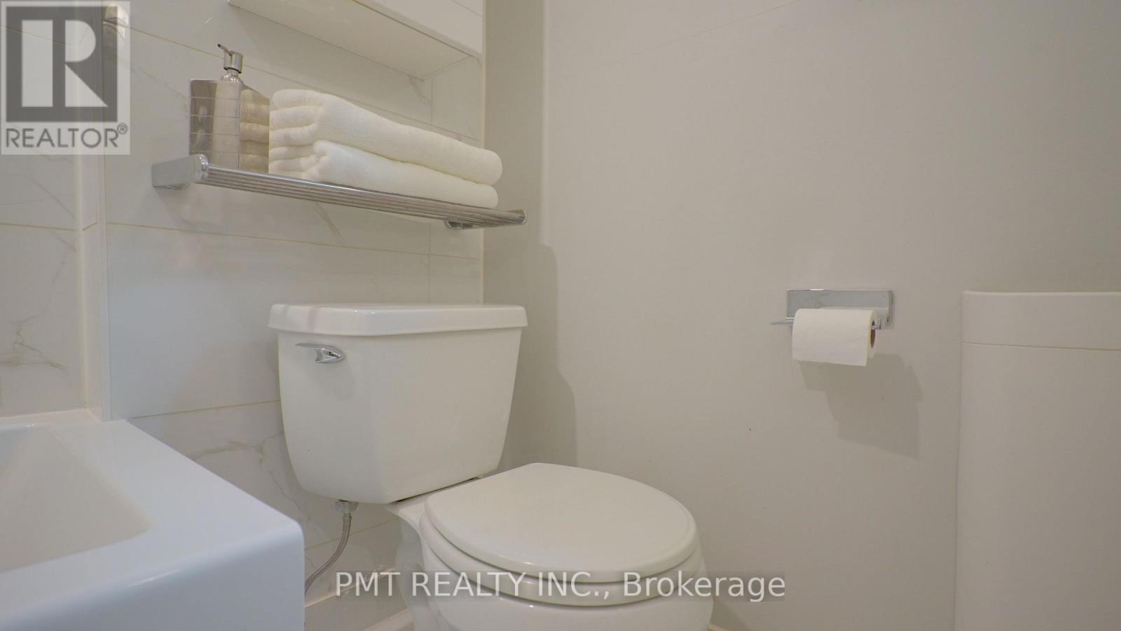 Main - 2 Larkin Avenue, Toronto, Ontario  M6S 1L8 - Photo 19 - W13810898
