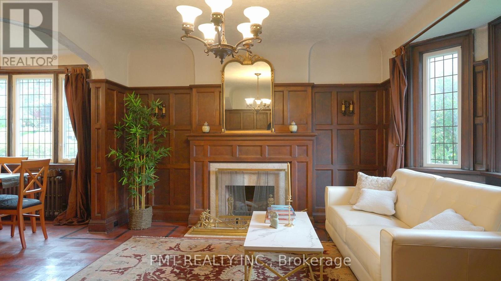 Main - 2 Larkin Avenue, Toronto, Ontario  M6S 1L8 - Photo 3 - W13810898