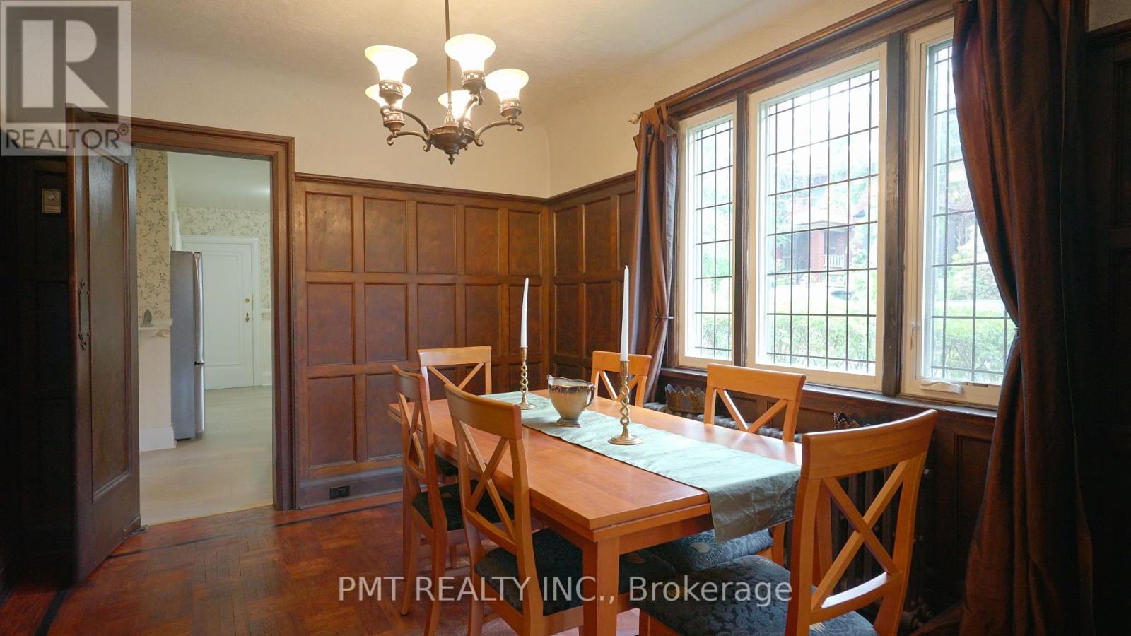 Main - 2 Larkin Avenue, Toronto, Ontario  M6S 1L8 - Photo 4 - W13810898