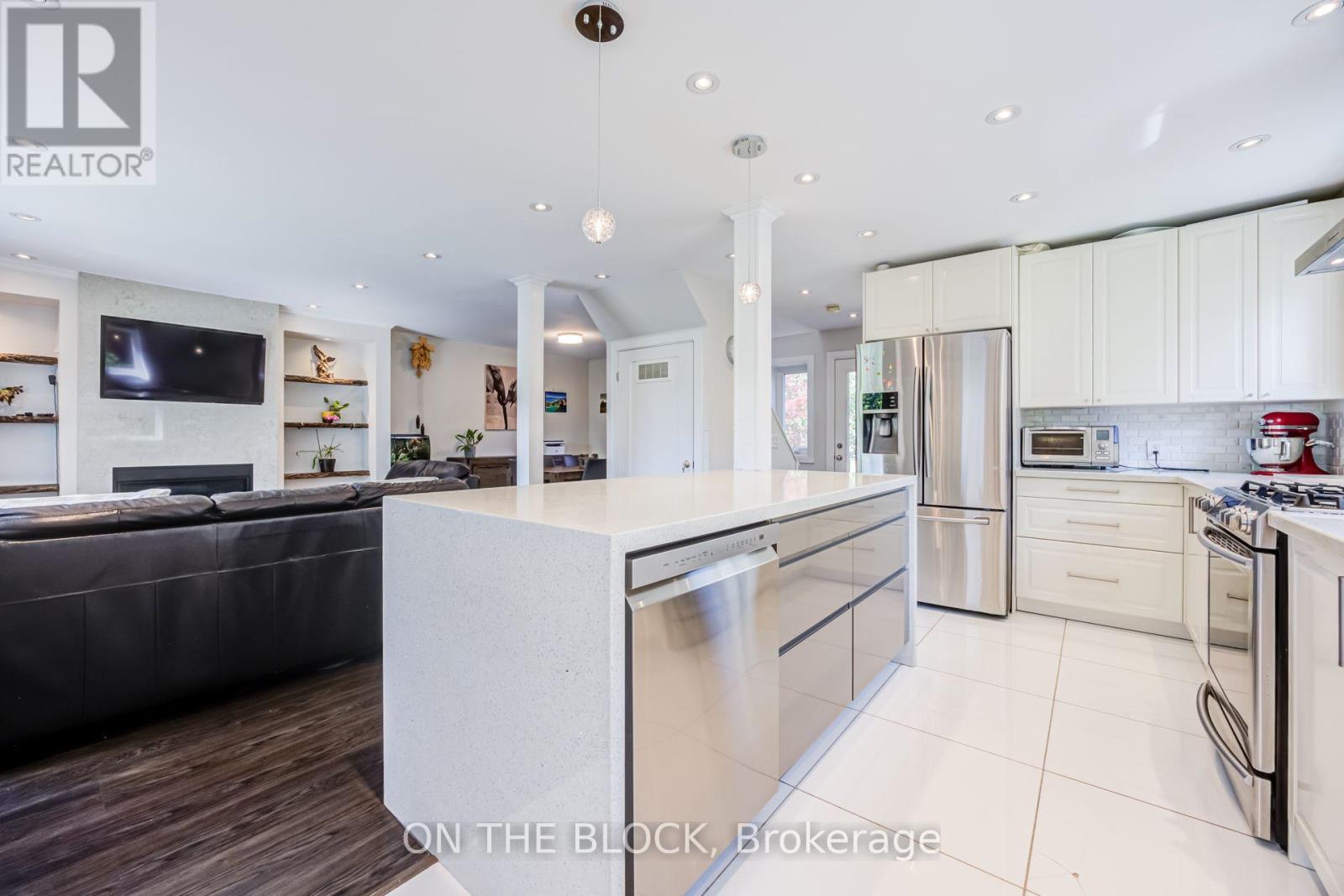 122 Allenby Avenue, Toronto, Ontario  M9W 1T3 - Photo 11 - W13810998