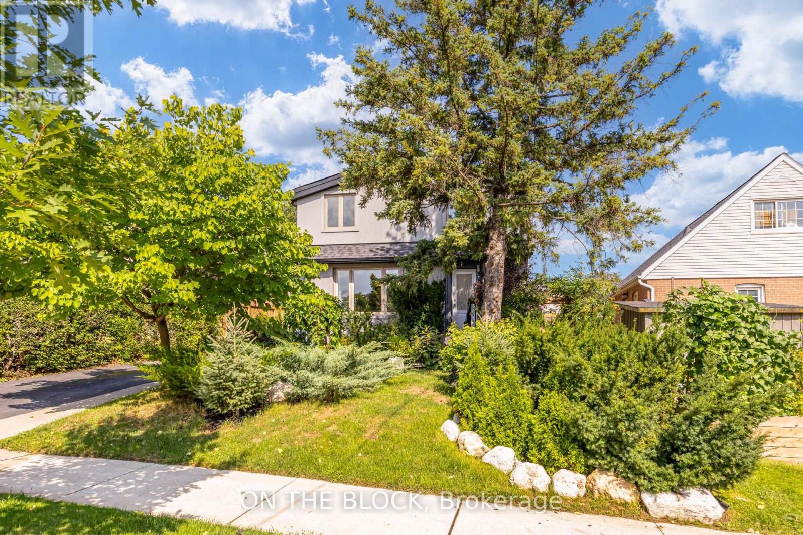 122 Allenby Avenue, Toronto, Ontario  M9W 1T3 - Photo 4 - W13810998