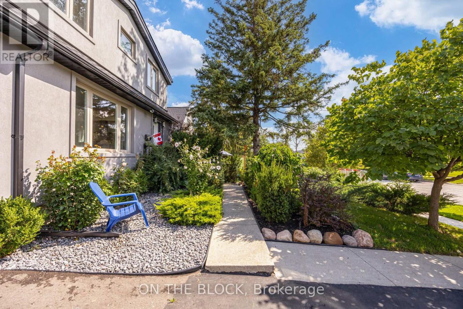 122 Allenby Avenue, Toronto, Ontario  M9W 1T3 - Photo 5 - W13810998