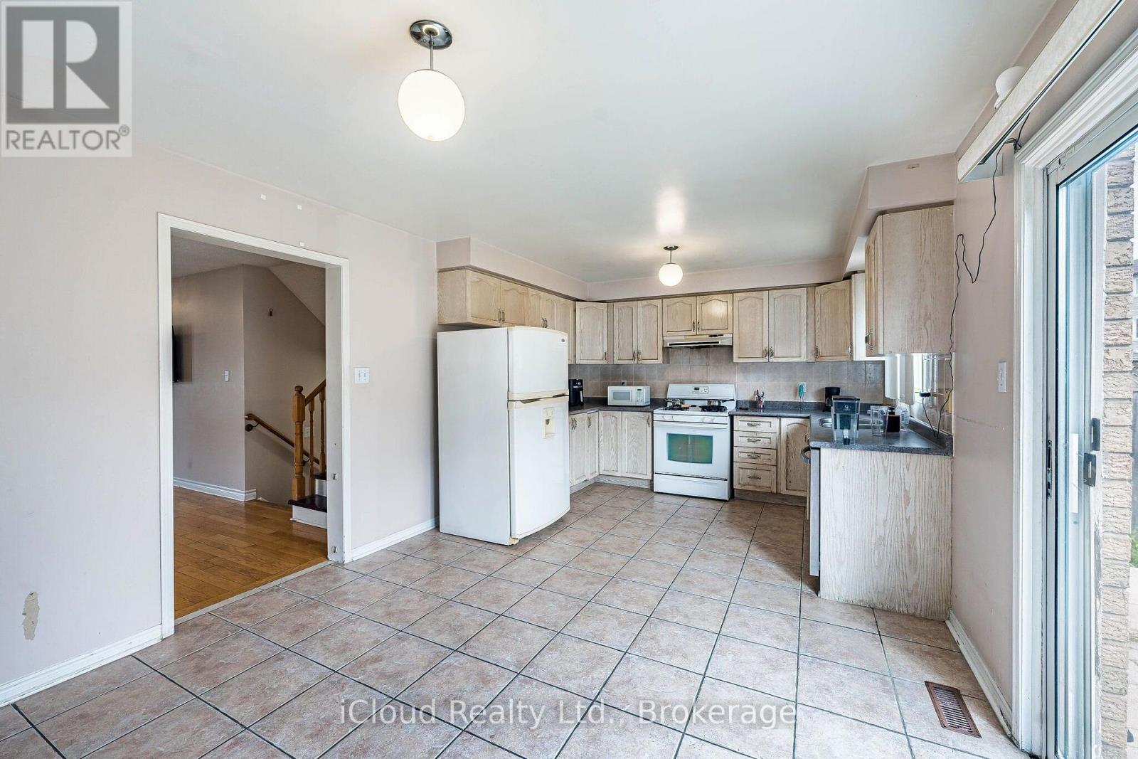 181 Lockwood Road, Brampton, Ontario  L6Y 4Y7 - Photo 12 - W13811016