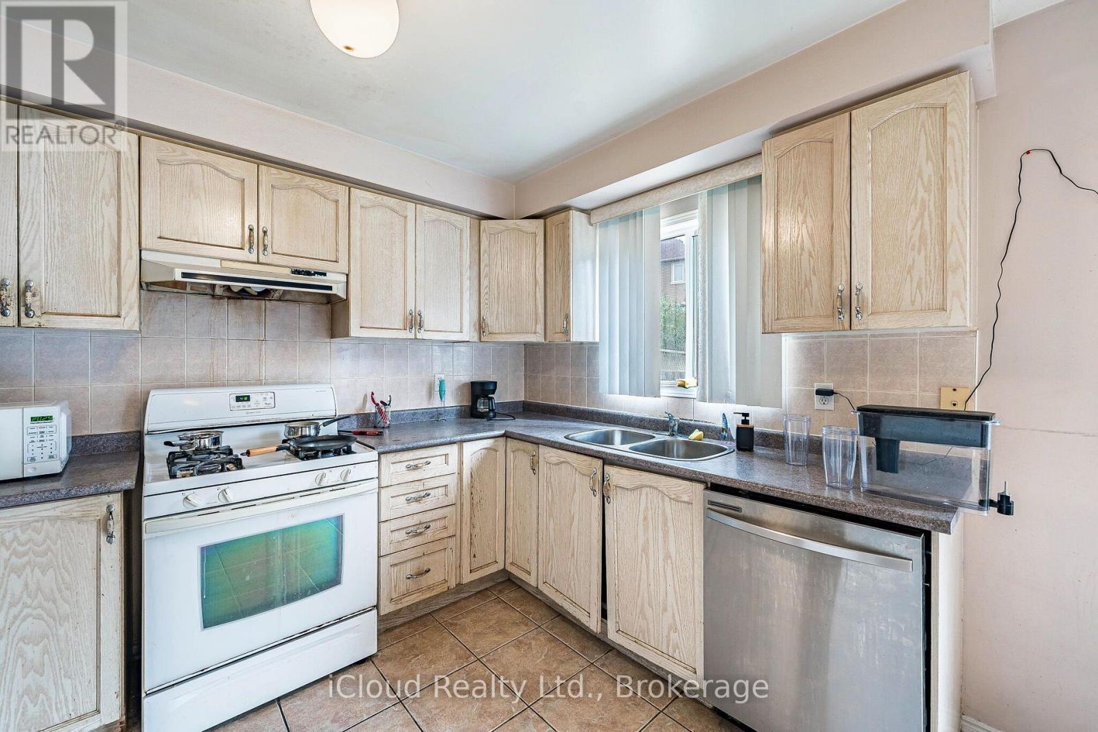 181 Lockwood Road, Brampton, Ontario  L6Y 4Y7 - Photo 14 - W13811016