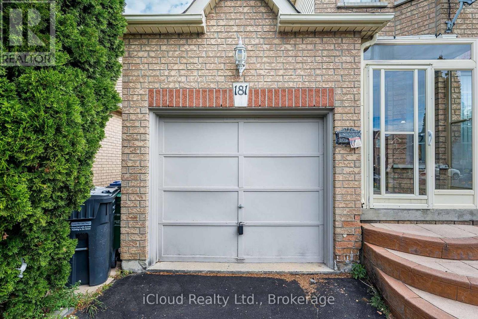 181 Lockwood Road, Brampton, Ontario  L6Y 4Y7 - Photo 4 - W13811016