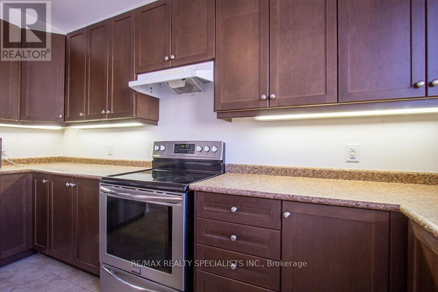 183 Huddlestone Crescent, Milton, Ontario  L9T 8M9 - Photo 11 - W13811040