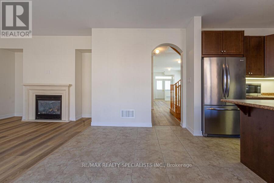 183 Huddlestone Crescent, Milton, Ontario  L9T 8M9 - Photo 12 - W13811040