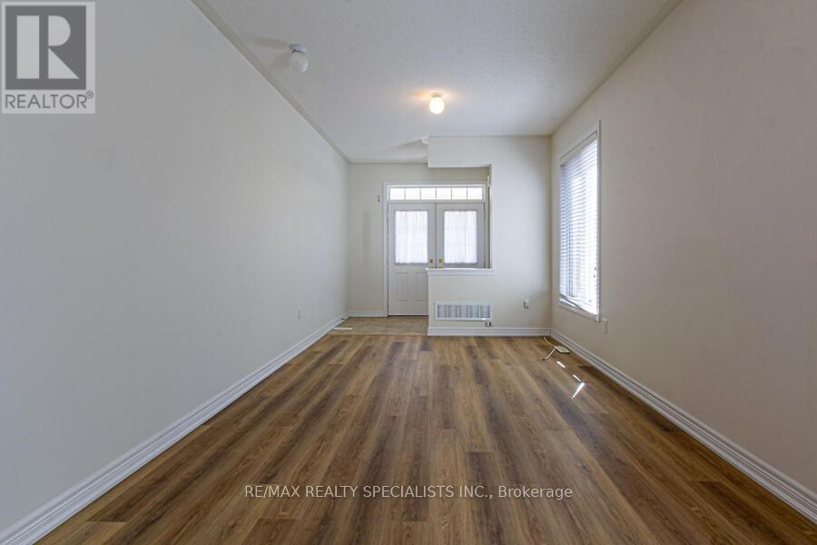 183 Huddlestone Crescent, Milton, Ontario  L9T 8M9 - Photo 4 - W13811040