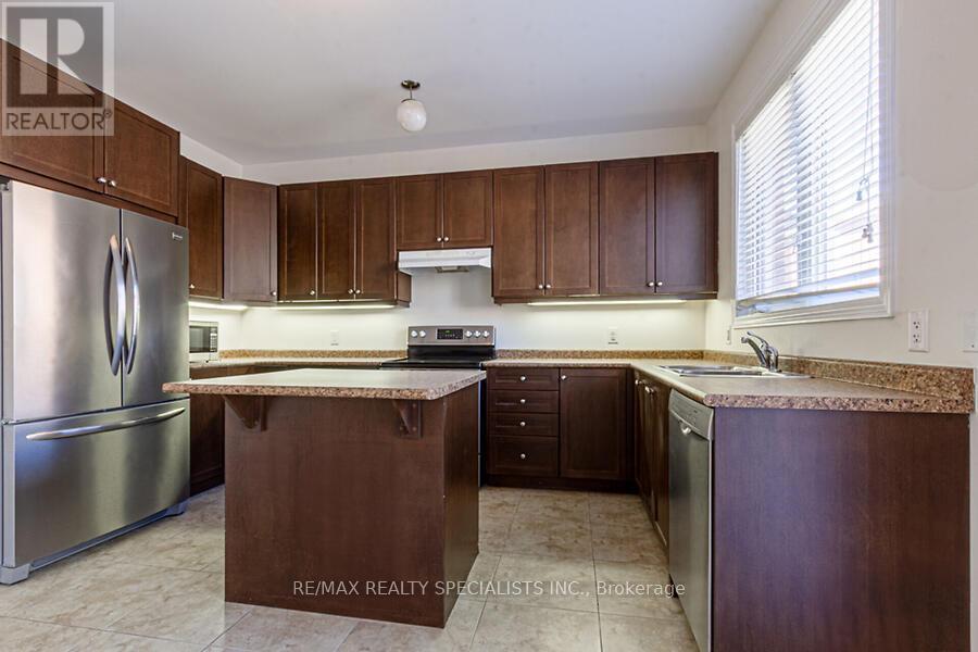 183 Huddlestone Crescent, Milton, Ontario  L9T 8M9 - Photo 9 - W13811040