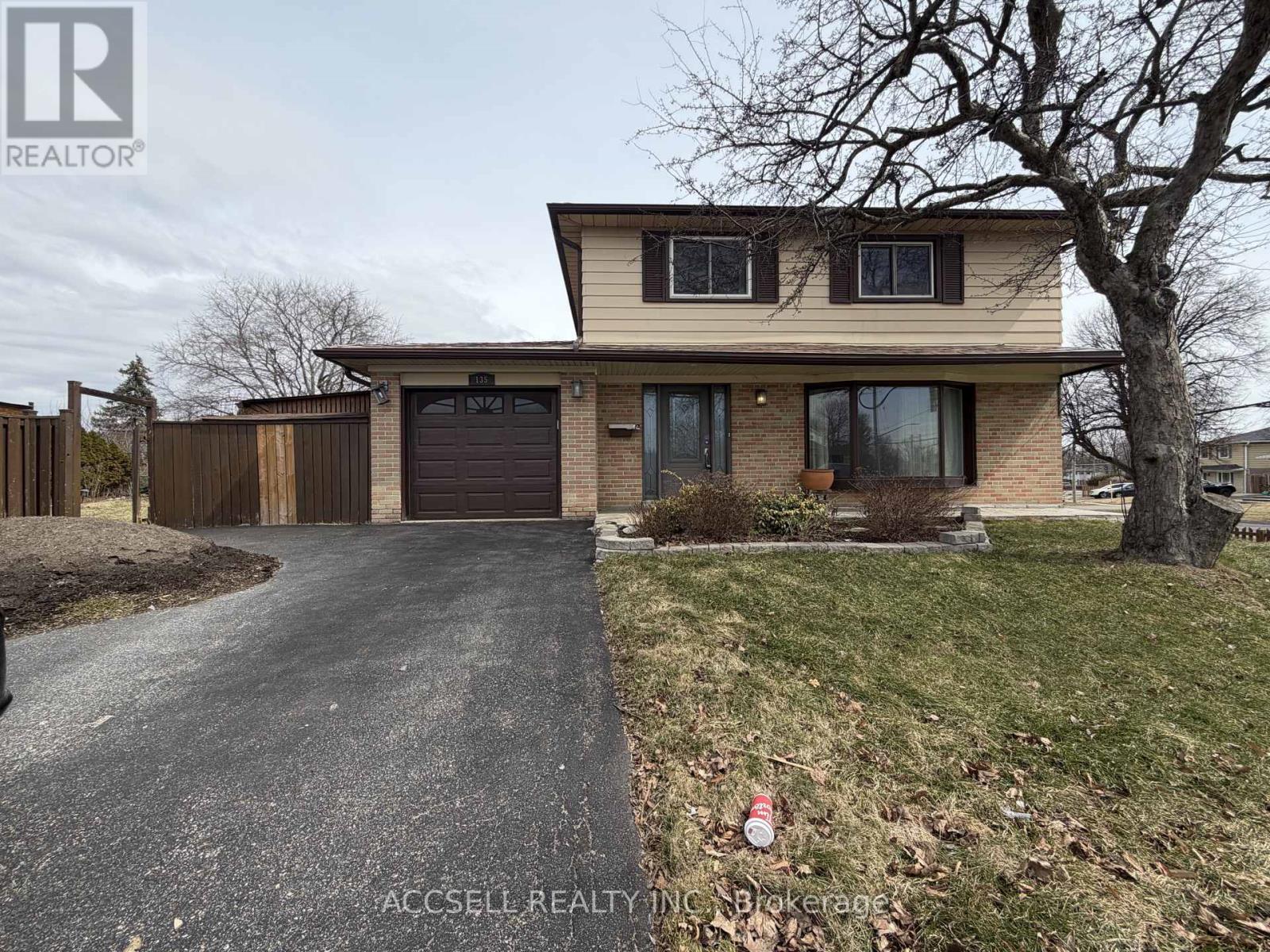 135 Mountainview Road S, Halton Hills, Ontario  L7G 4K2 - Photo 1 - W13811064