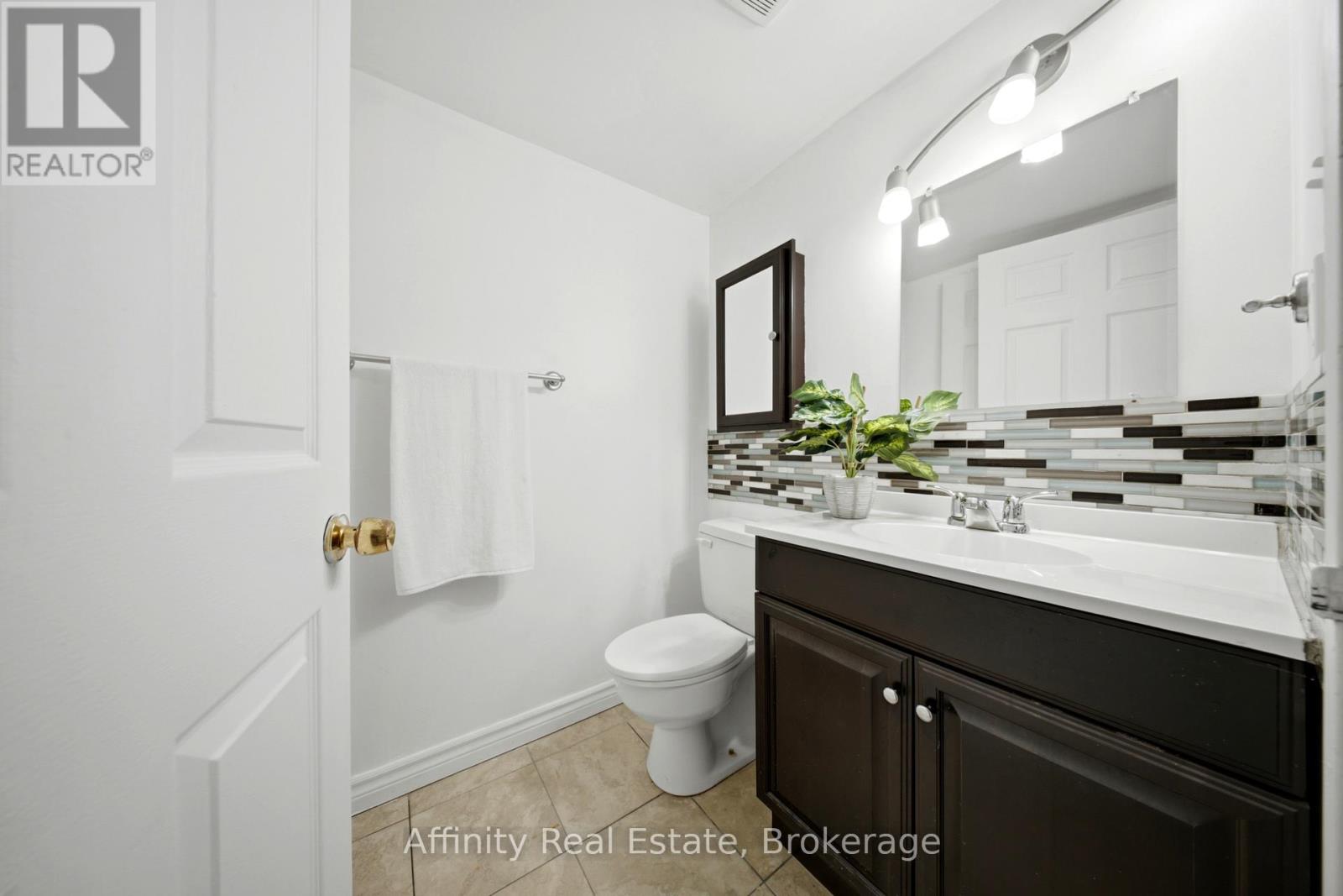202 - 25 Agnes Street, Mississauga, Ontario  L5B 3X7 - Photo 24 - W13669566
