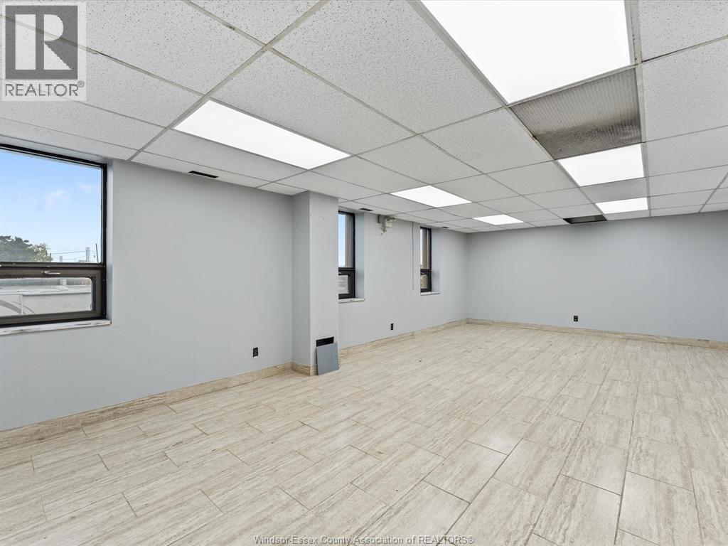 602 Ellis Street West, Windsor, Ontario  N8X 1Y7 - Photo 9 - 26023192
