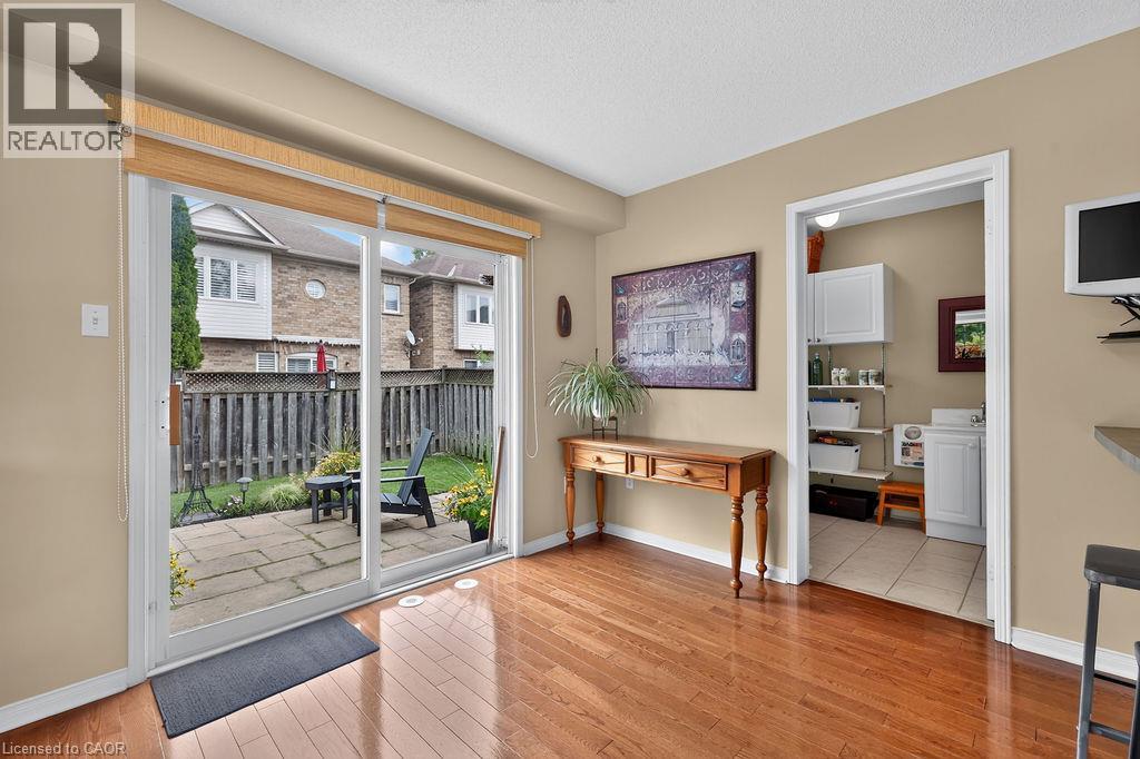 2261 Seton Crescent, Burlington, Ontario  L7L 6Y4 - Photo 18 - 40856092
