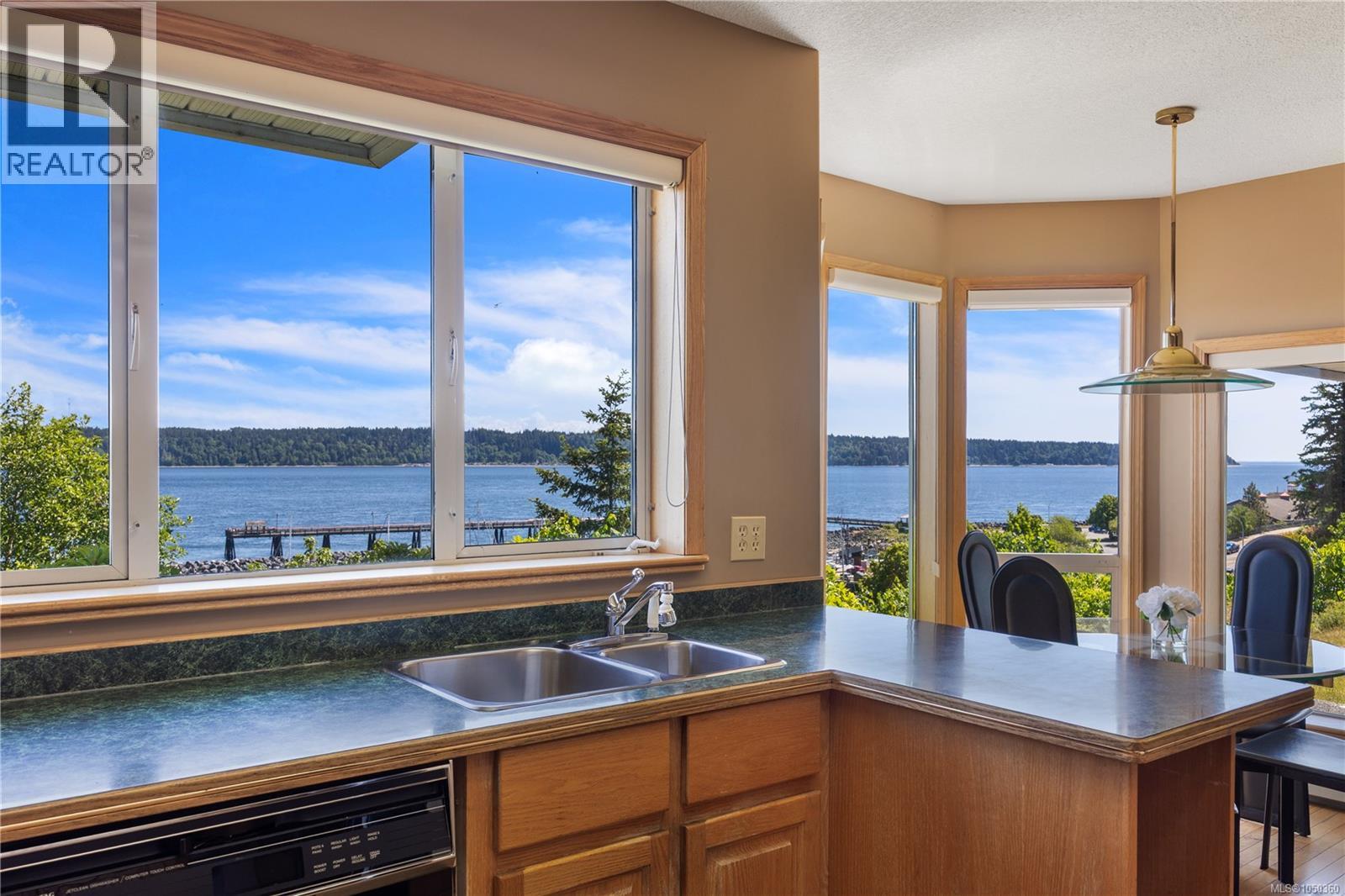 725 Thulin St, Campbell River, British Columbia  V9W 2L4 - Photo 8 - 1050360