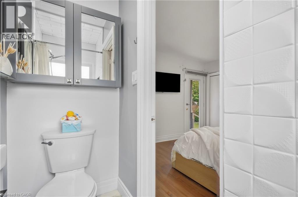 215 West 33rd Street, Hamilton, Ontario  L9C 5J4 - Photo 18 - 40865273
