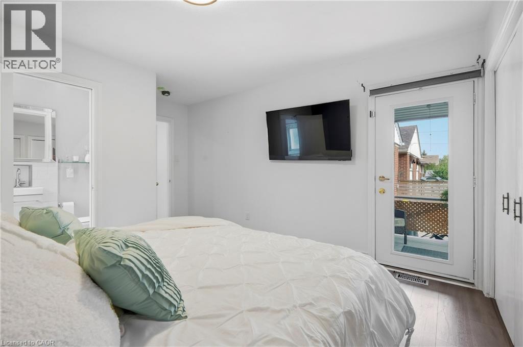 215 West 33rd Street, Hamilton, Ontario  L9C 5J4 - Photo 20 - 40865273