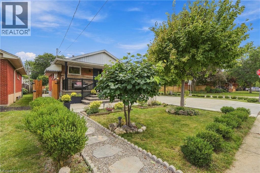 215 West 33rd Street, Hamilton, Ontario  L9C 5J4 - Photo 3 - 40865273