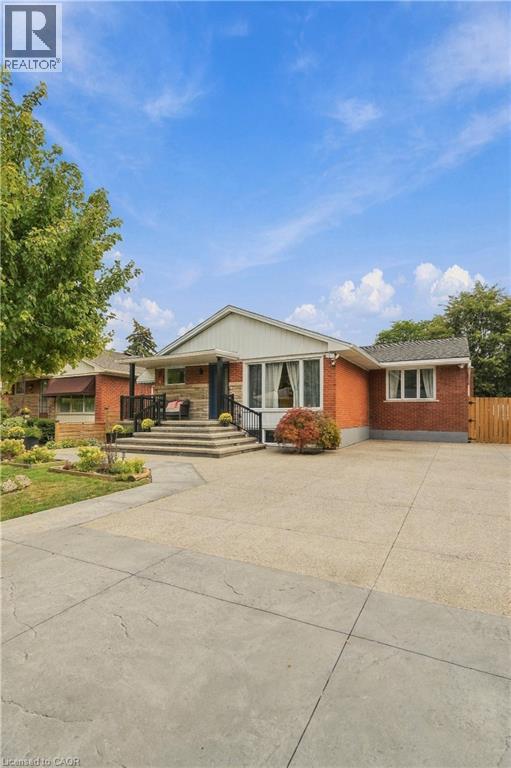 215 WEST 33RD Street, Hamilton, Ontario
