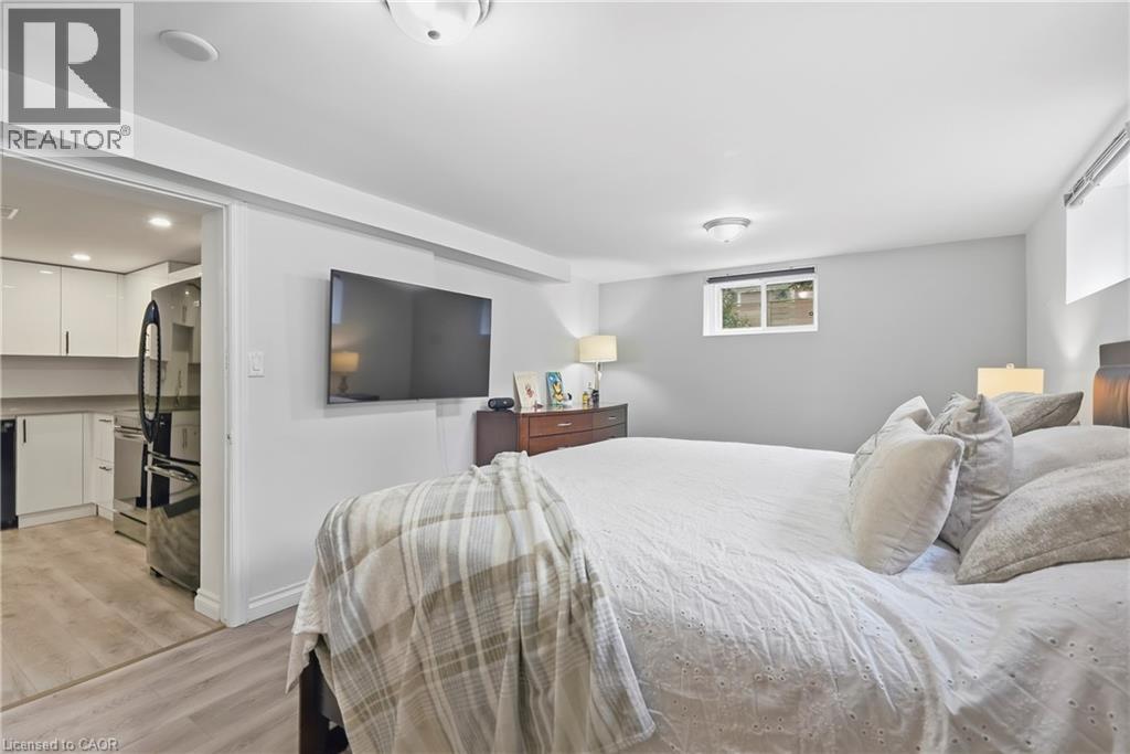 215 West 33rd Street, Hamilton, Ontario  L9C 5J4 - Photo 34 - 40865273