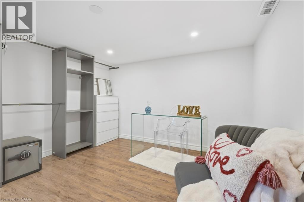 215 West 33rd Street, Hamilton, Ontario  L9C 5J4 - Photo 40 - 40865273