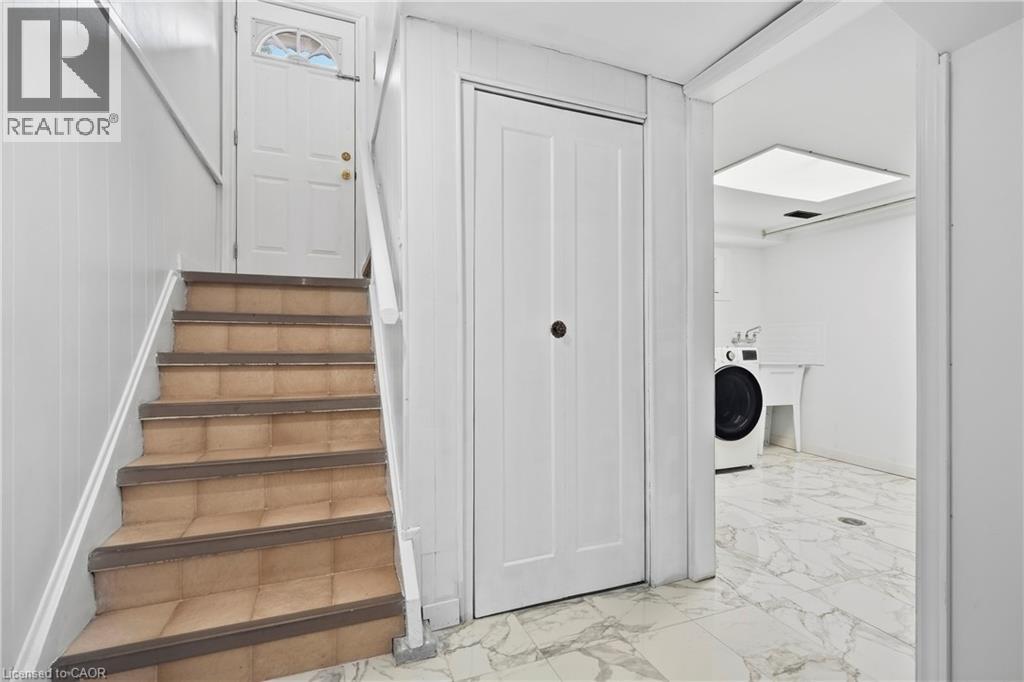215 West 33rd Street, Hamilton, Ontario  L9C 5J4 - Photo 27 - 40865273