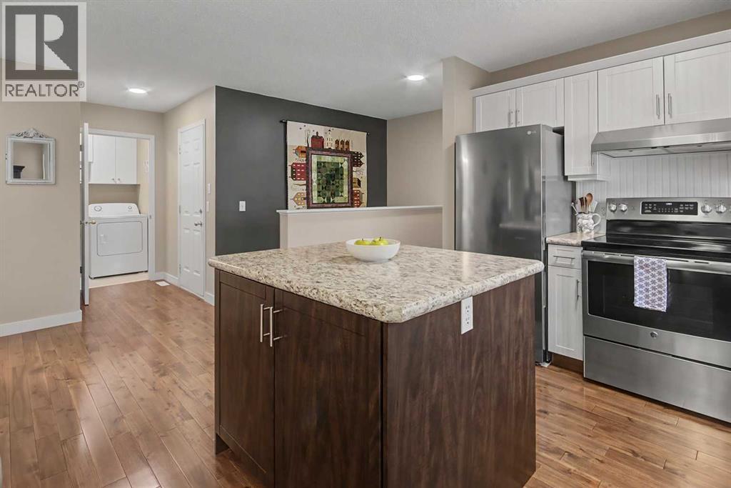 138 Hawkstone Manor NW photo 4