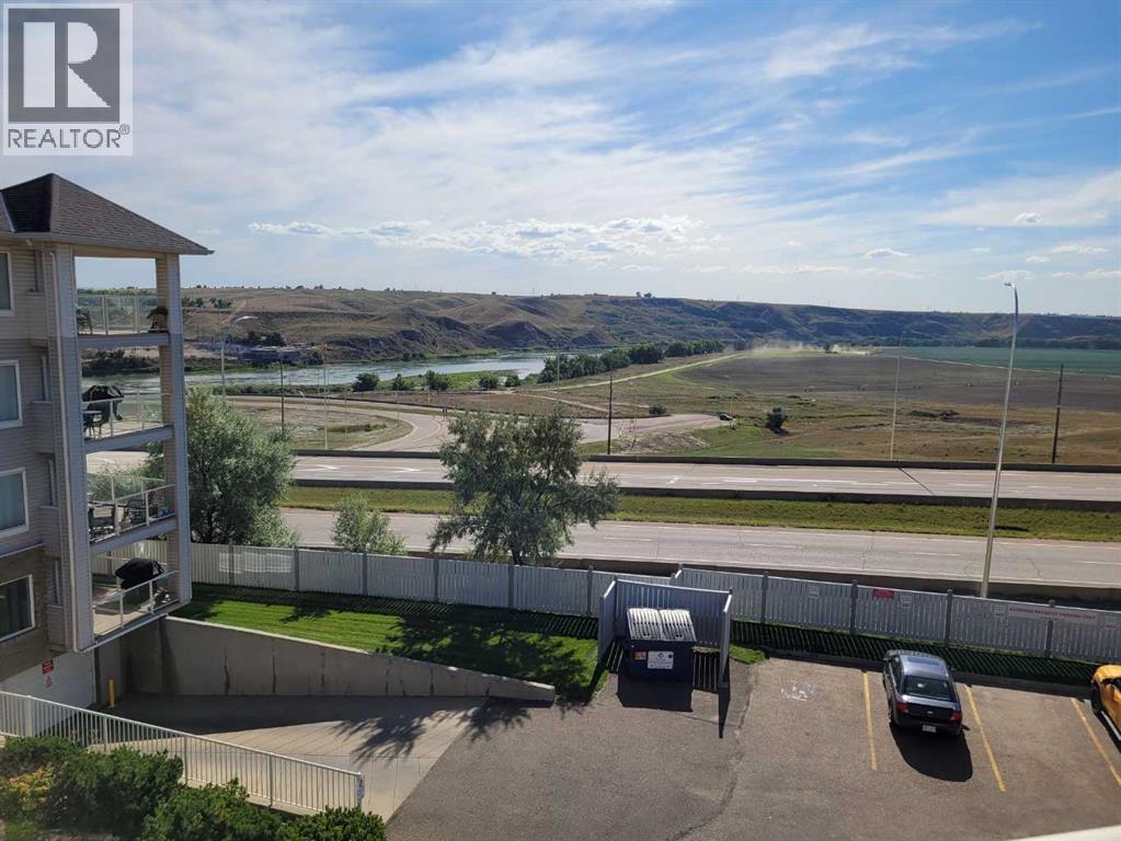 320, 1632 Saamis Drive NW