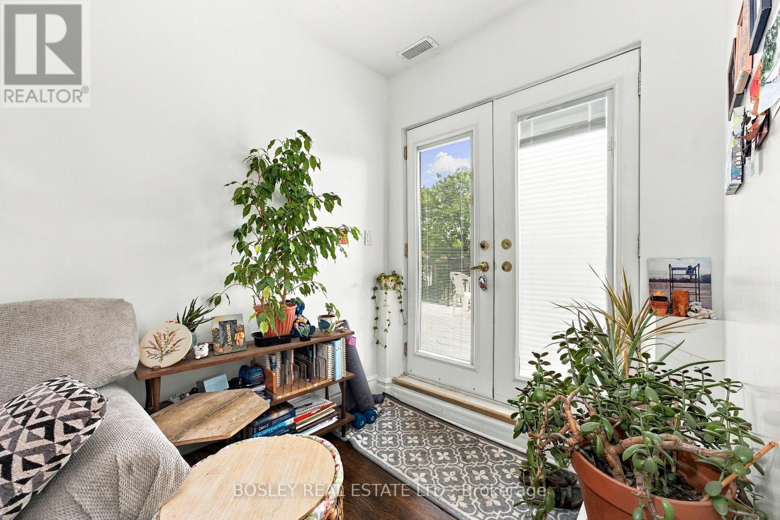 399a Palmerston Blvd Boulevard, Toronto, Ontario  M6G 2N7 - Photo 6 - C13811144
