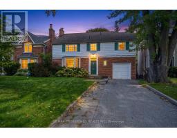 19 STRATHGOWAN CRESCENT, Toronto, Ontario