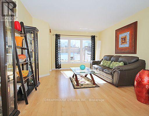 322 Statewood Drive, Ottawa, Ontario  K2K 0A9 - Photo 8 - X13811122