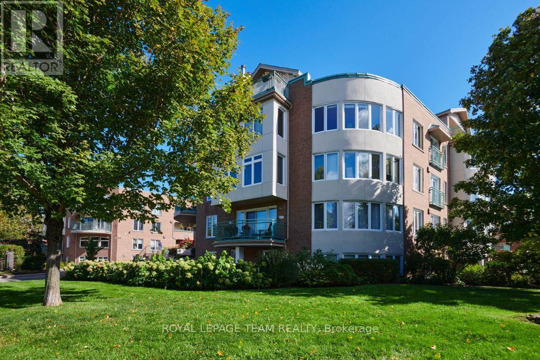 101C - 997 NORTH RIVER ROAD, Ottawa, Ontario