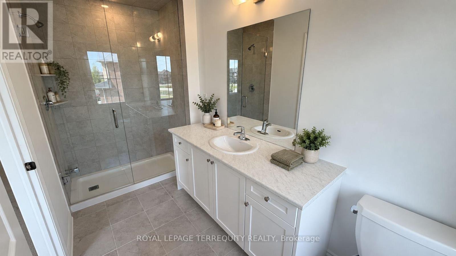 2 Elite Crescent, Haldimand, Ontario  N3W 0L1 - Photo 10 - X13811260