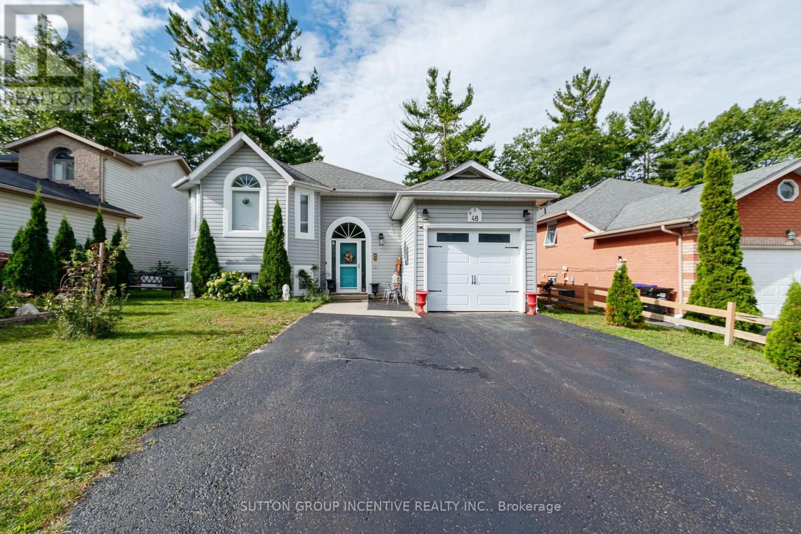 48 WESLEY AVENUE, Wasaga Beach, Ontario
