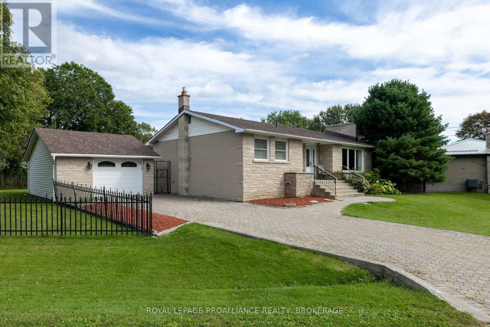424 Maple Ridge Drive, Kingston, Ontario