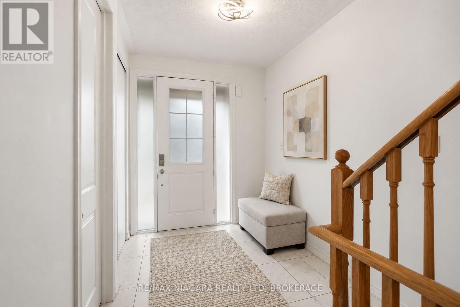 12 George Manor, Niagara-On-The-Lake (Town), Ontario  L0S 1J0 - Photo 4 - X13811374