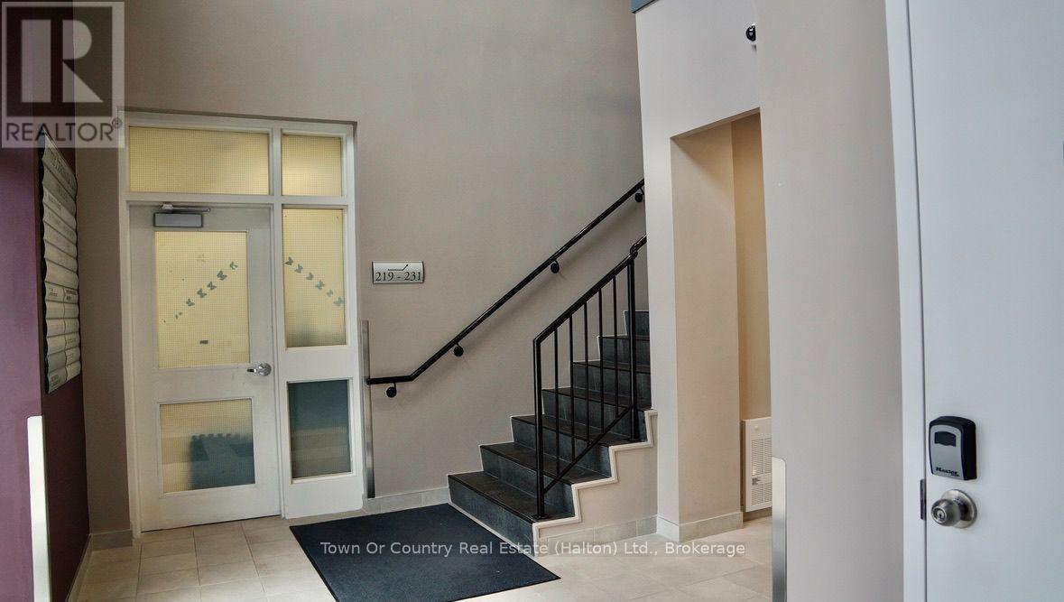 226 - 336 Bronte Street S, Milton, Ontario  L9T 7W6 - Photo 3 - W13811308