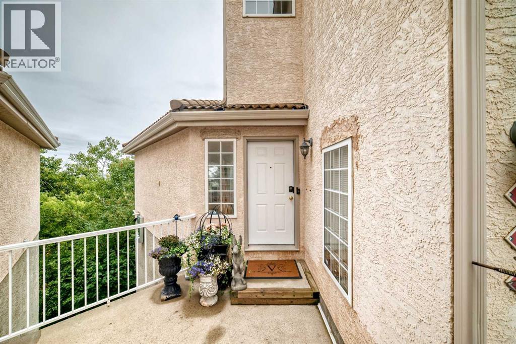 905 Patterson View SW, Calgary, Alberta  T3H 3J9 - Photo 2 - A2344720