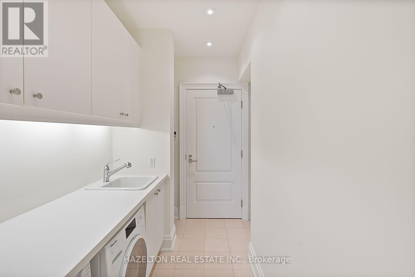 3302 - 50 Yorkville Avenue, Toronto, Ontario  M4W 0A3 - Photo 25 - C13811282