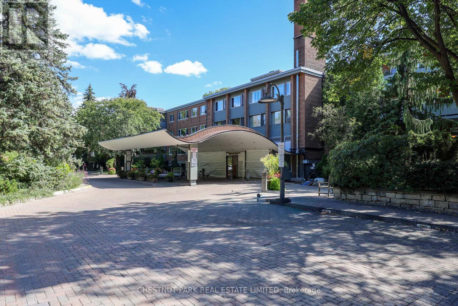 612 - 21 DALE AVENUE, Toronto, Ontario