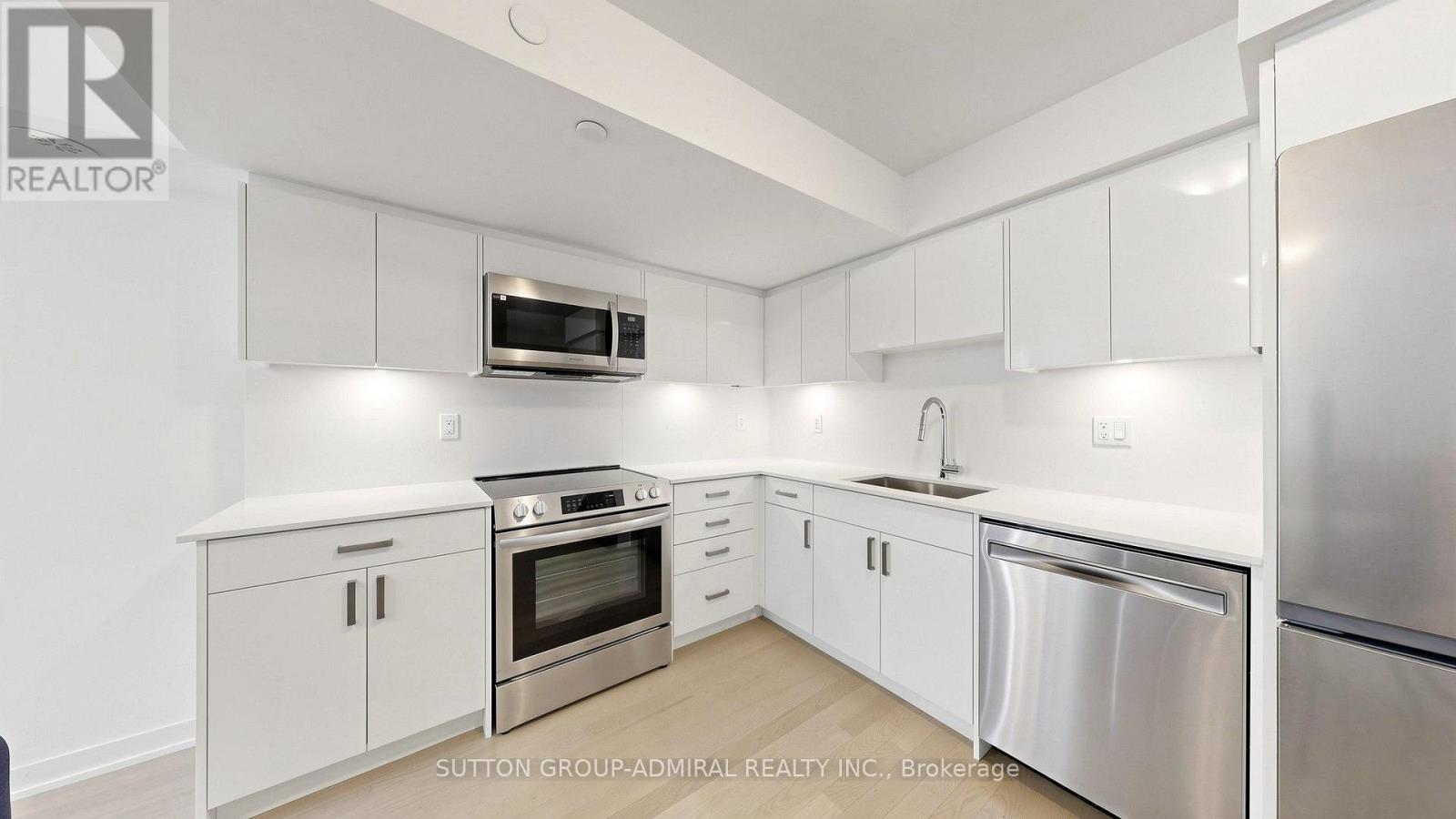 1 - 70 Green Gardens Boulevard, Toronto, Ontario  M6A 0E6 - Photo 33 - C13811464