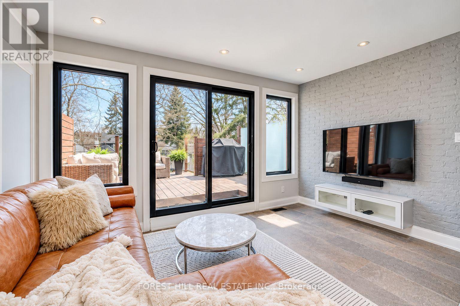 245 Ashdale Avenue, Toronto (Greenwood-Coxwell), Ontario  M4L 2Y8 - Photo 12 - E13811266
