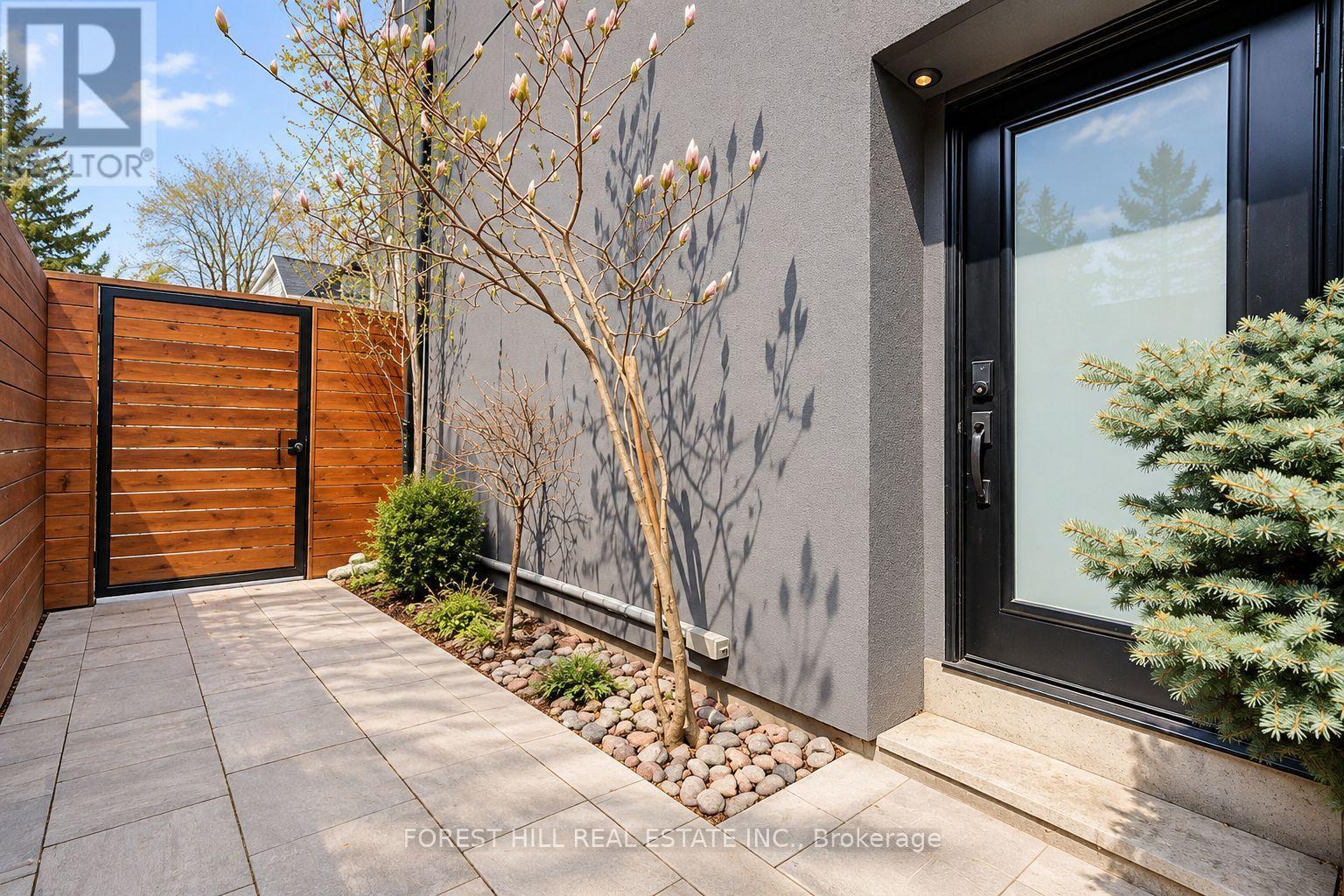 245 Ashdale Avenue, Toronto (Greenwood-Coxwell), Ontario  M4L 2Y8 - Photo 17 - E13811266
