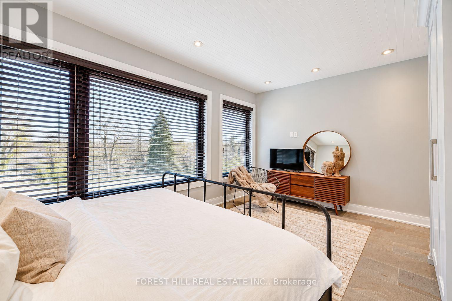 245 Ashdale Avenue, Toronto (Greenwood-Coxwell), Ontario  M4L 2Y8 - Photo 5 - E13811266