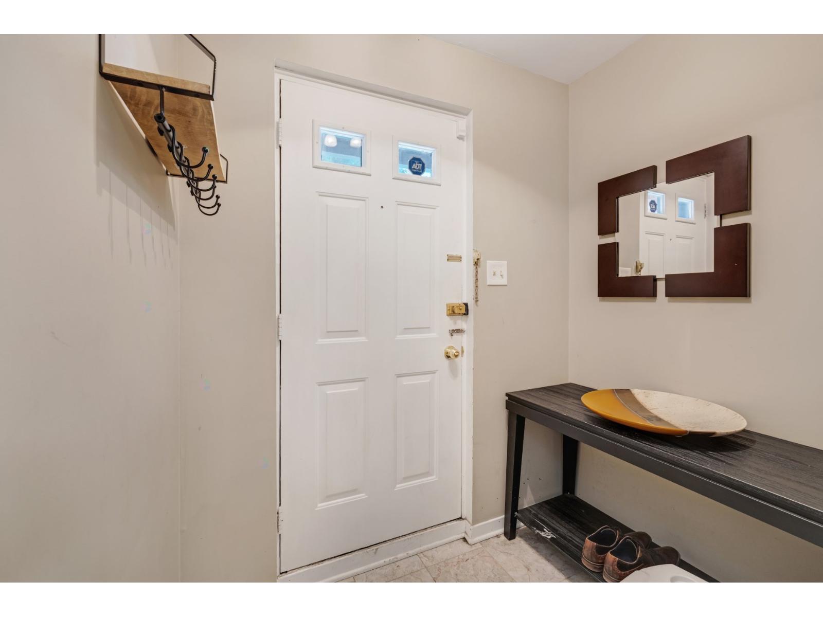 15 Av. Raynor Pointe-Claire Quebec Canada H9S5H7 3