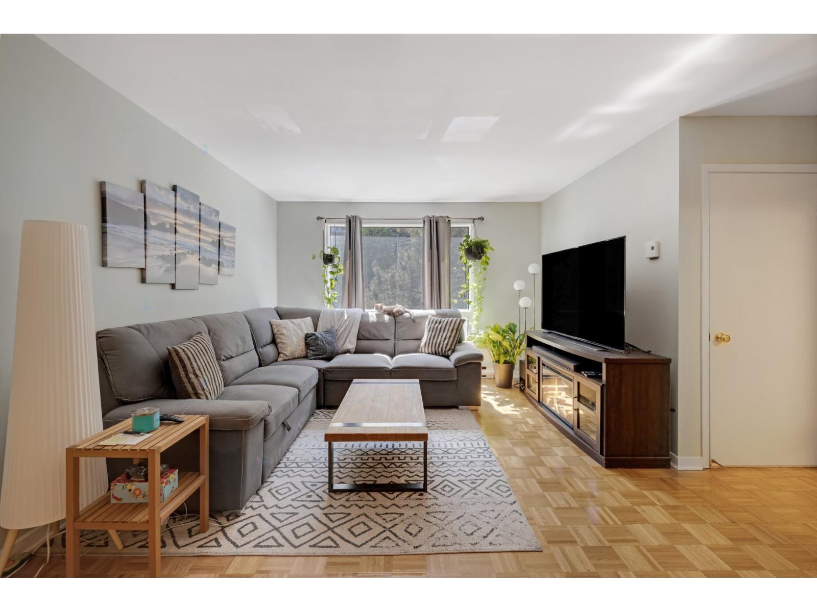 15 Av. Raynor Pointe-Claire Quebec Canada H9S5H7 5