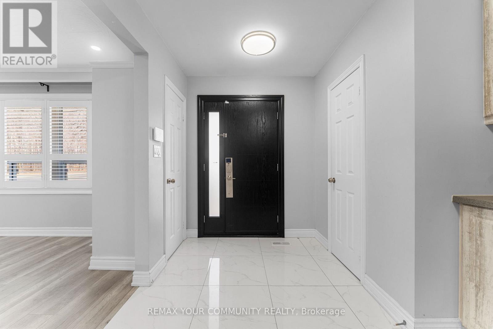 54 Saratoga Drive, Toronto, Ontario  M1P 4J1 - Photo 2 - E13128446