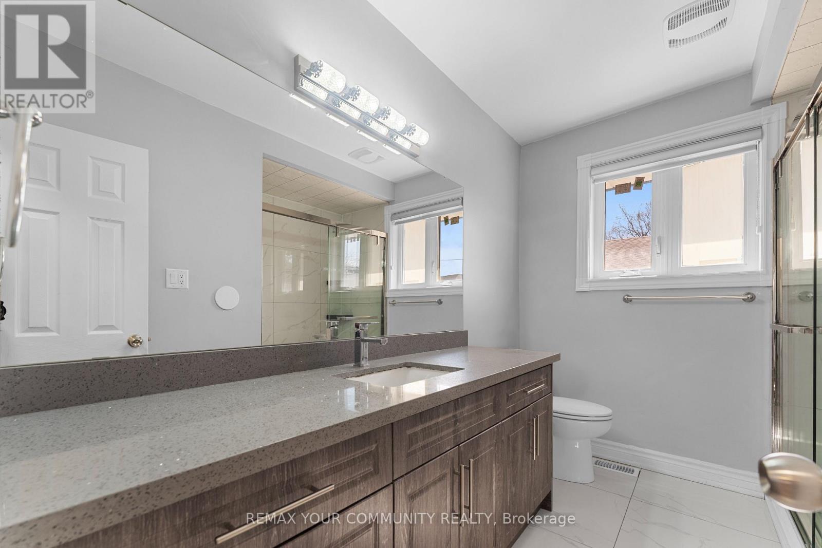54 Saratoga Drive, Toronto, Ontario  M1P 4J1 - Photo 18 - E13128446