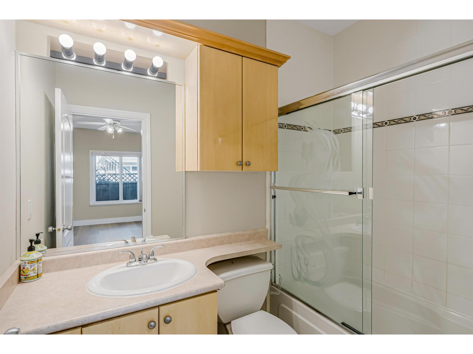 14405 89a Avenue, Surrey, British Columbia  V3R 1A3 - Photo 11 - R3167872