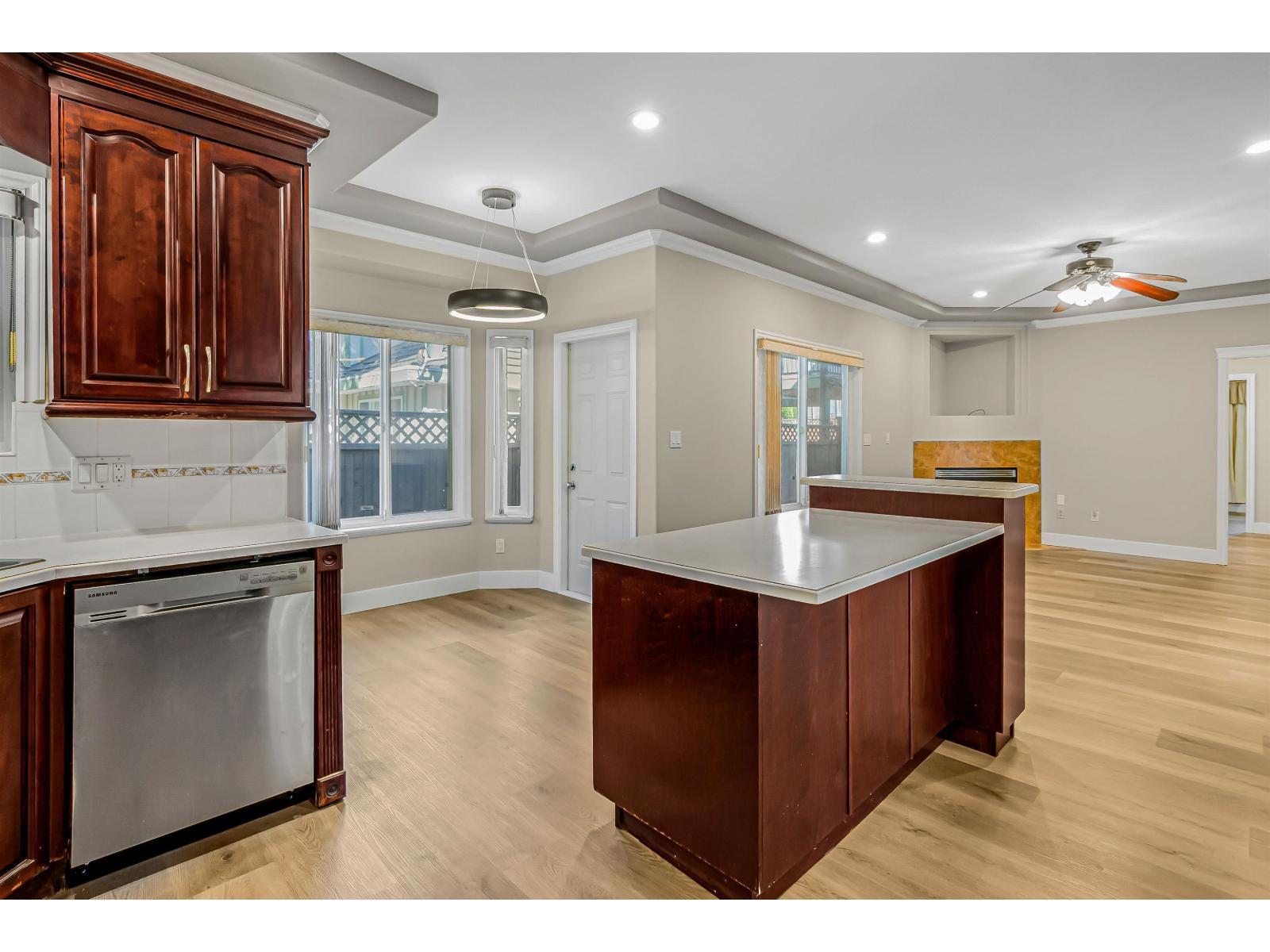 14405 89a Avenue, Surrey, British Columbia  V3R 1A3 - Photo 9 - R3167872